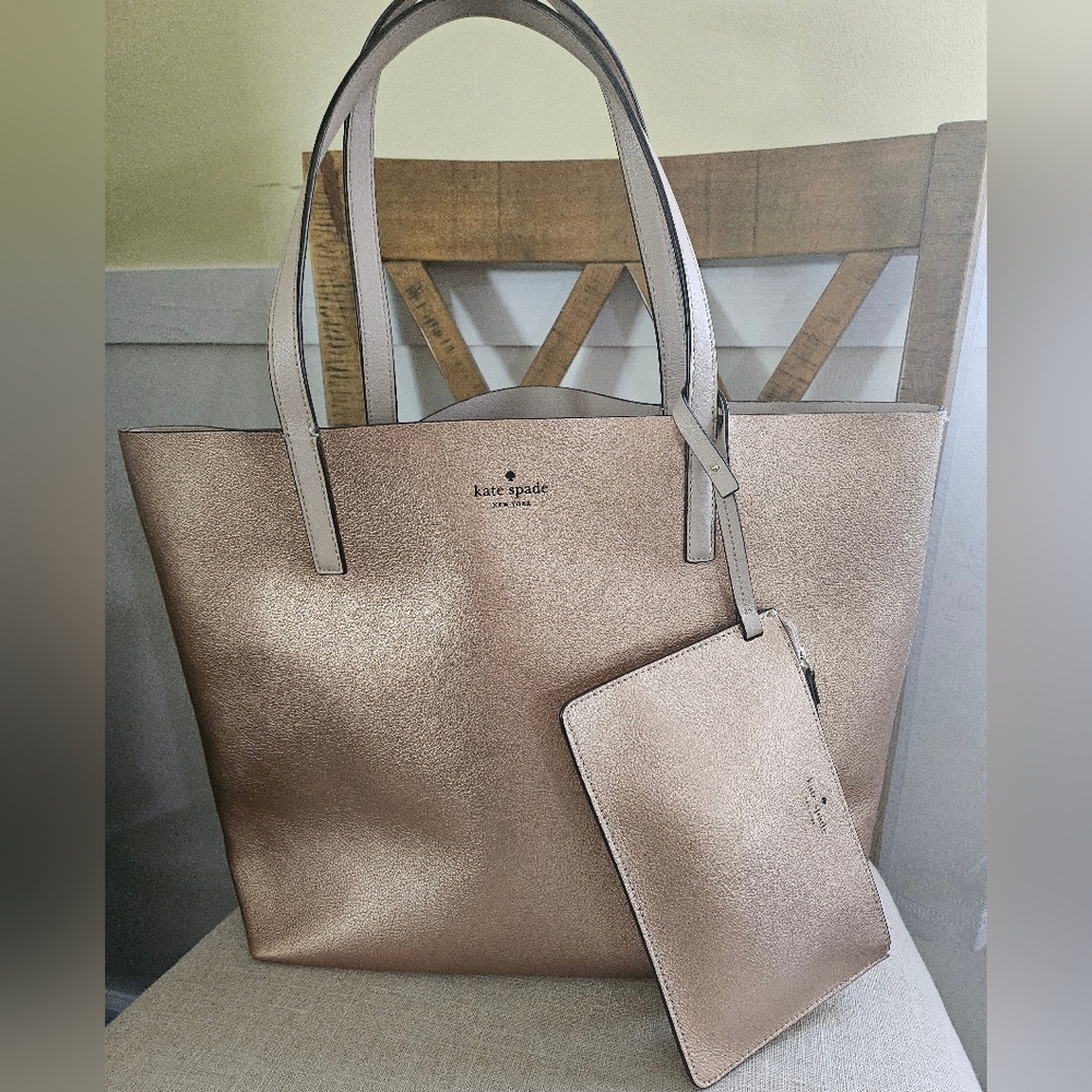 Kate Spade Tote with attached/removable pouch